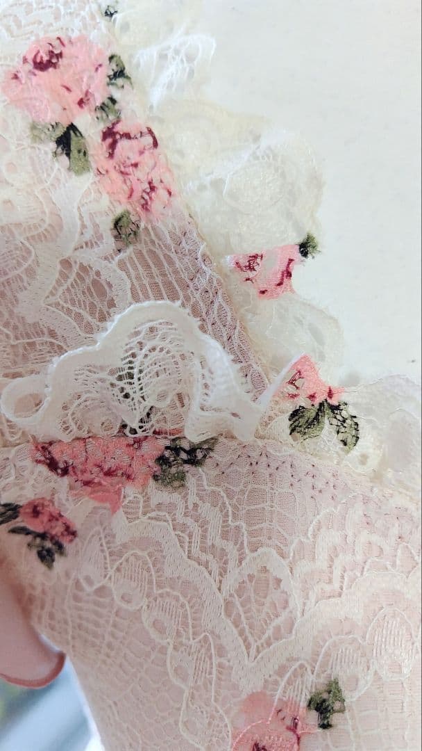 Ｓ～Ｍ／秘密の花園に咲く可憐なピンクの薔薇が可愛いピンクベージュ娘役レオタード