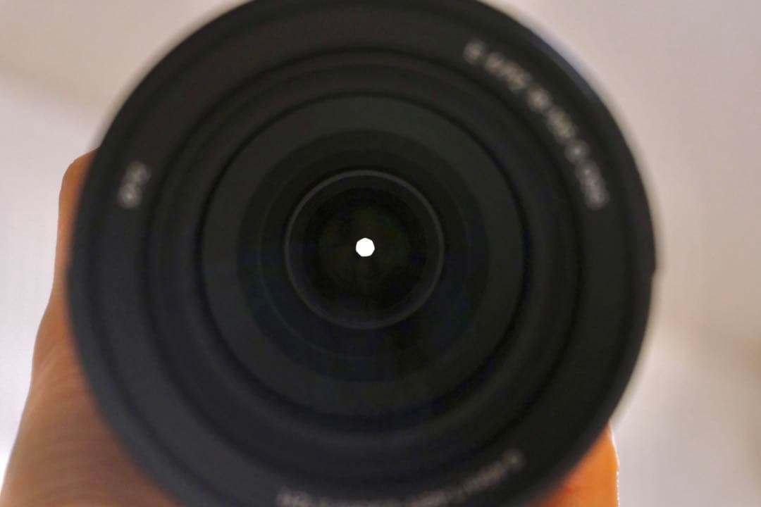 【値下げ可】SONYズームレンズ 18-105mm F4 （くもり1箇所あり）