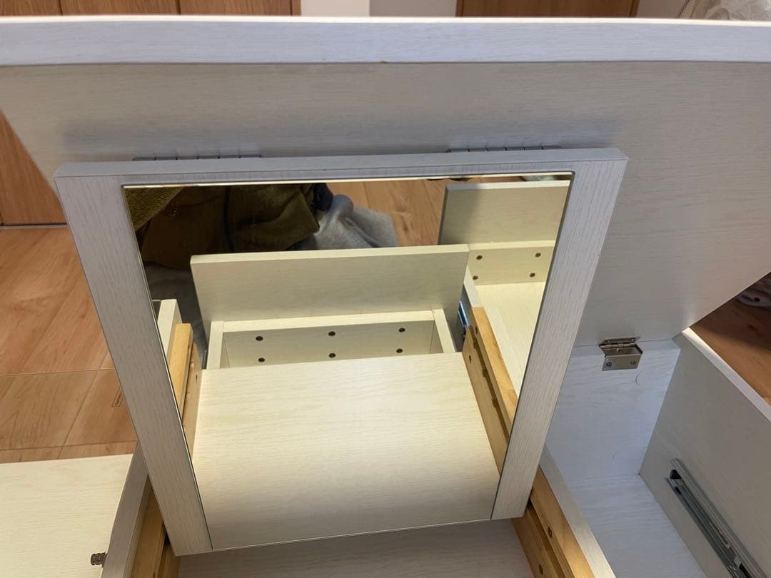 最終価格！！LOWYA ローテーブル引き出し・ミラー付き