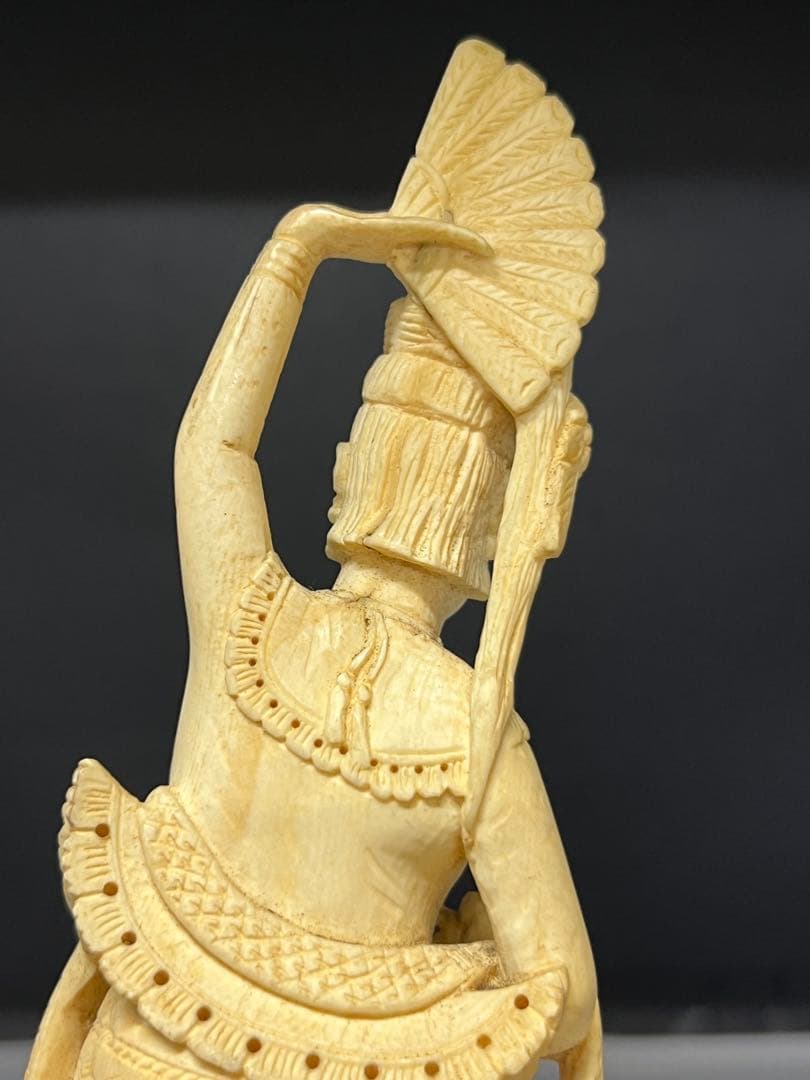 極上　人物　重さ；349g