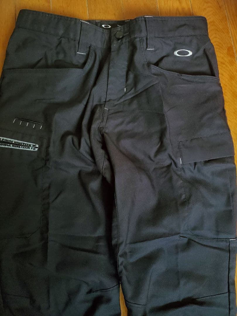 Oakley メンズパンツ 黒