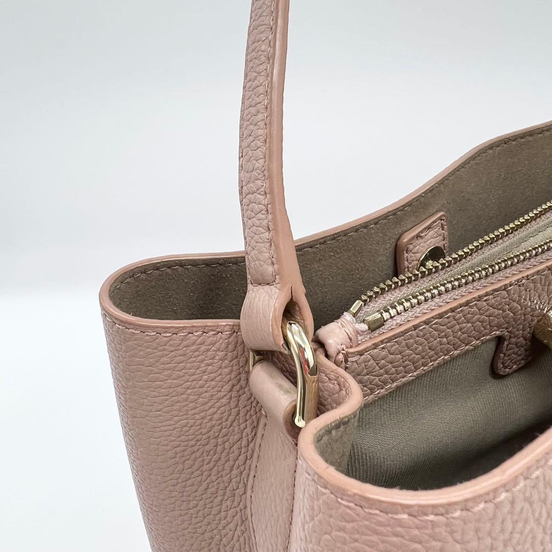 美品✨フルラ　ショルダーバッグ　ダナエ　レザー　ピンク　2way　現行