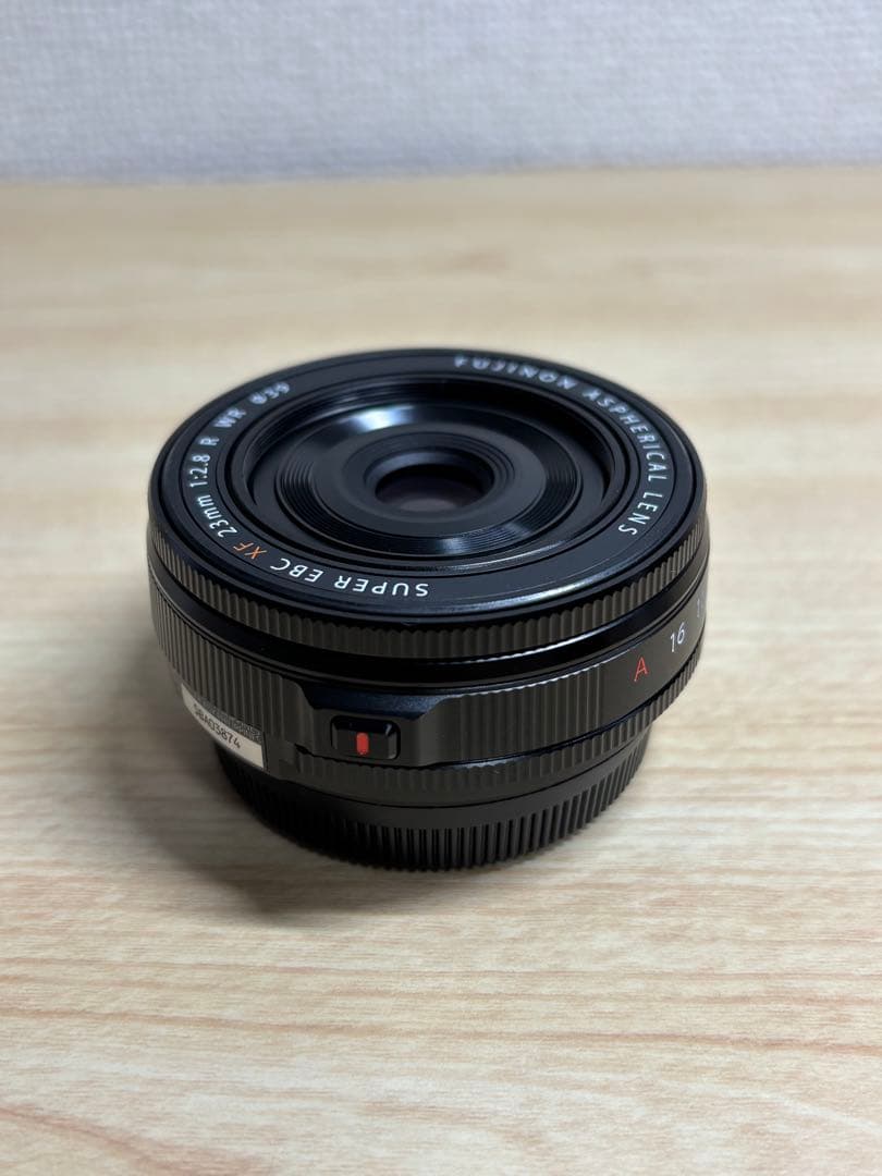 フジフイルム Fujifilm XF23mmF2.8 R WR レンズ　フード付
