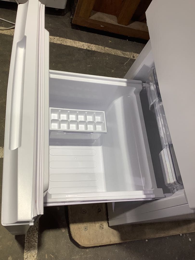 ⭐️2025年製⭐️ シャープ 2ドア冷凍冷蔵庫 SJ-D18P-W 179L★