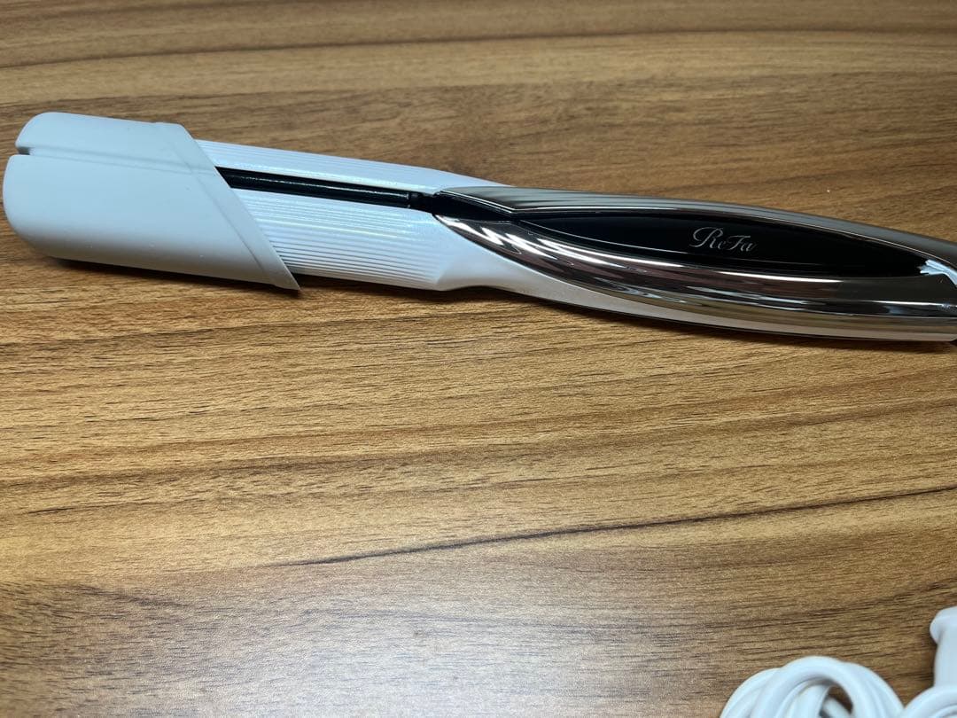 ReFa ストレートアイロン RE-AC02A リファ　半額