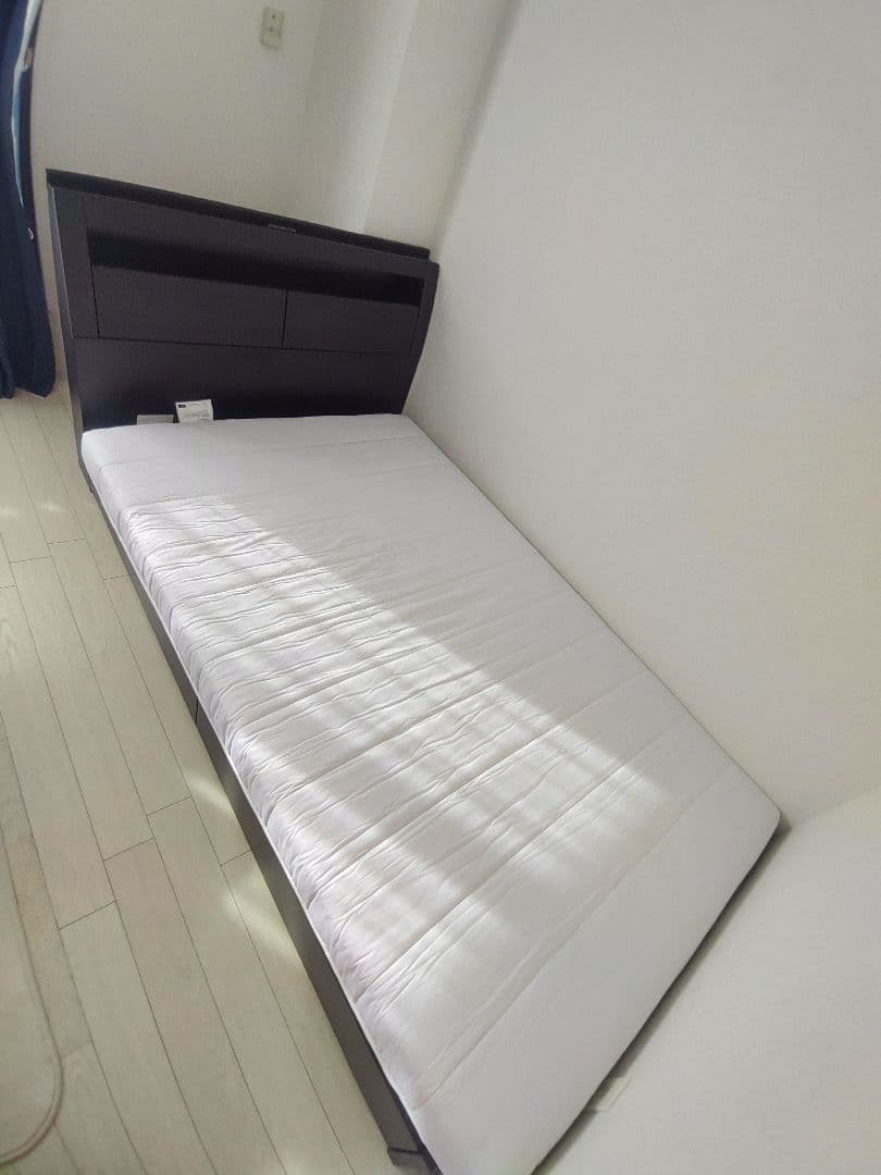 だーしーニトリ　シングルベッド　ライト付き　引き出し付き　(配送可)