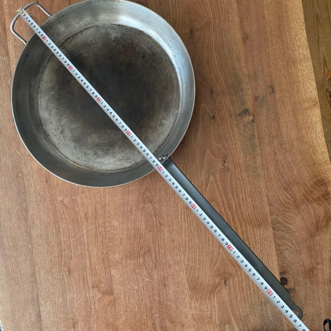 de BUYER向い手付き鉄フライパン45cm & 遠藤商事アルミ蓋42cm用