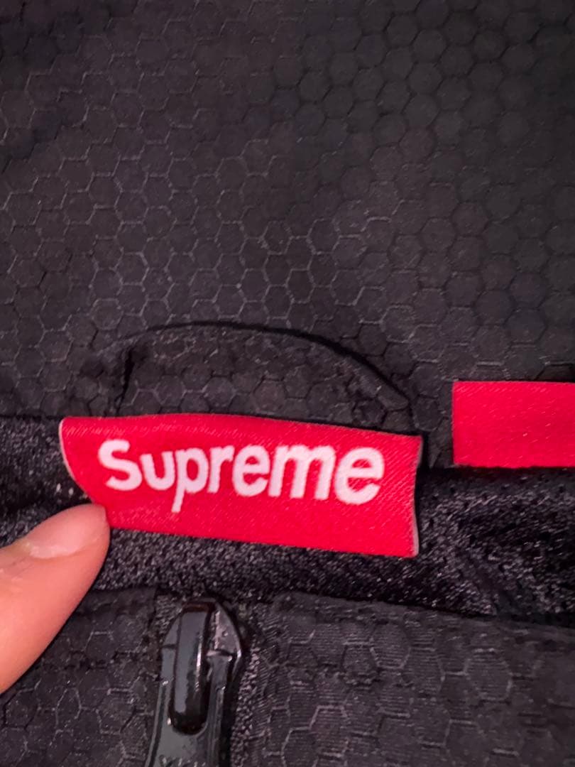 【SUPREME】Reflective Piping Pullover