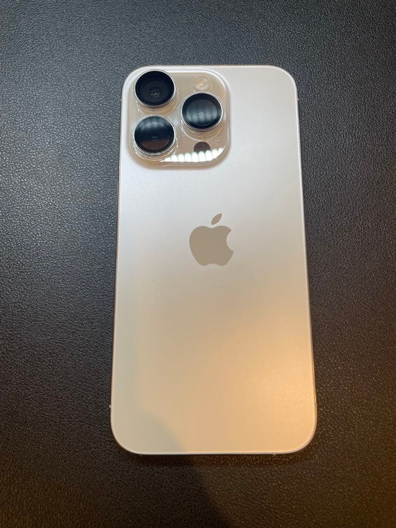 美品　Apple iPhone 15 Pro 1TB ホワイトチタニウム　本体