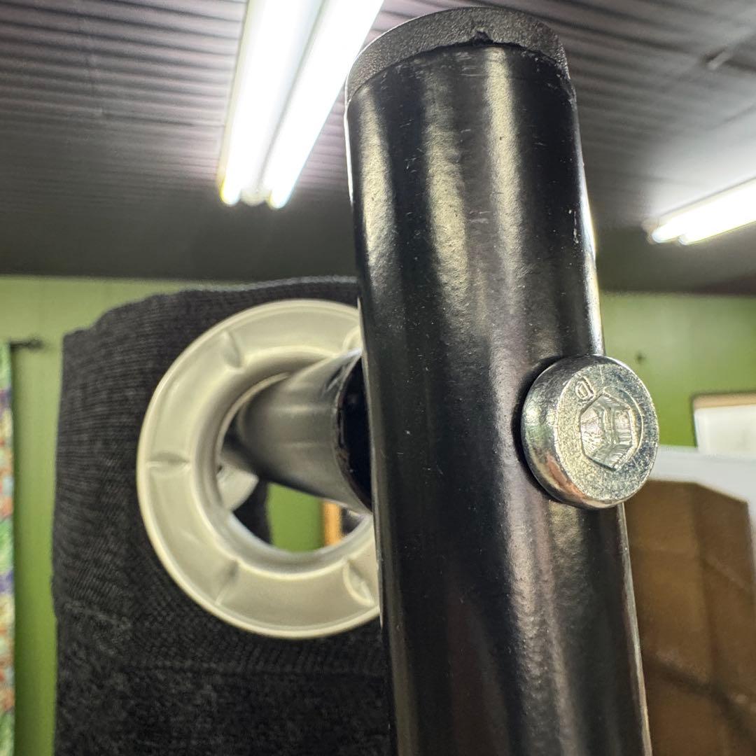 黒いレースカーテン 調整可能ポール付き