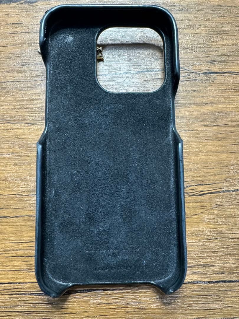 ディオ iPhone15proケース チャーム付き