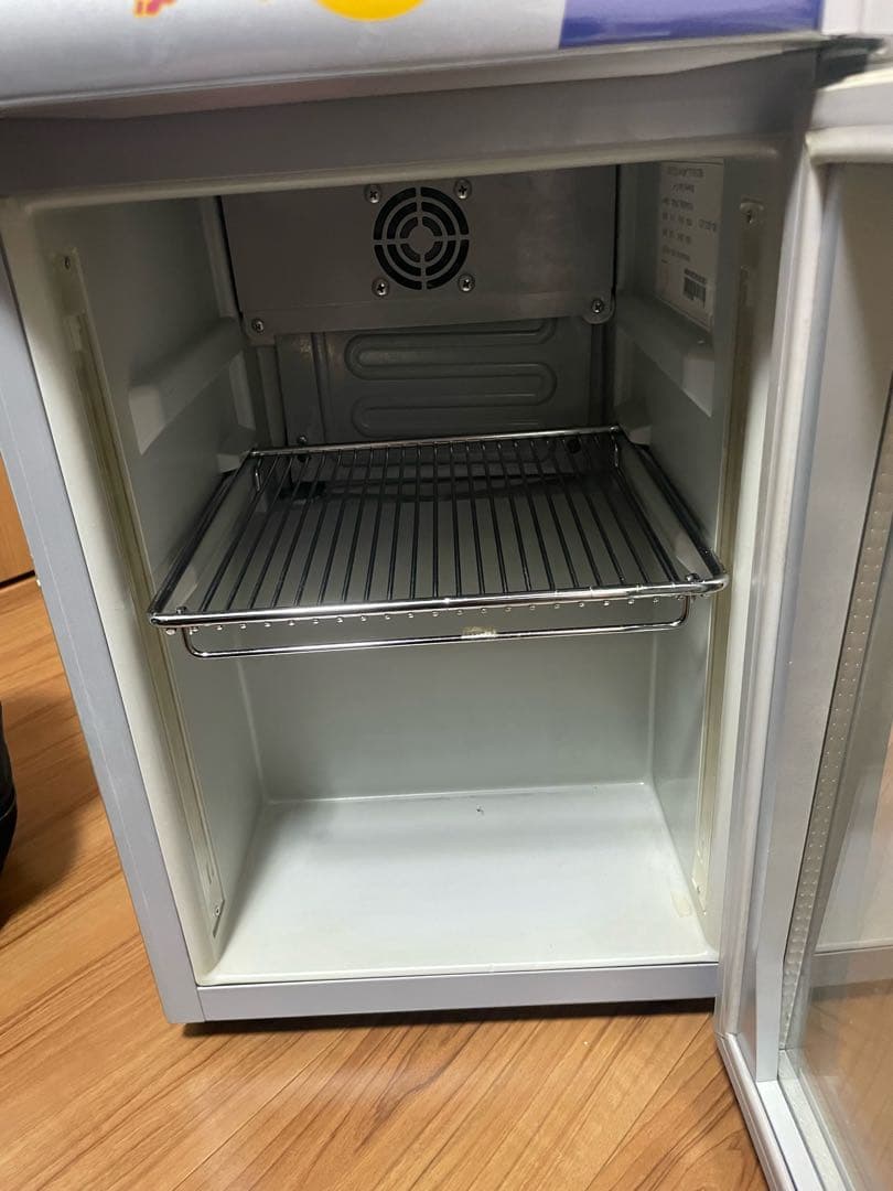 Red Bull 冷蔵庫 コンパクト ガラス扉　非売品 説明書付