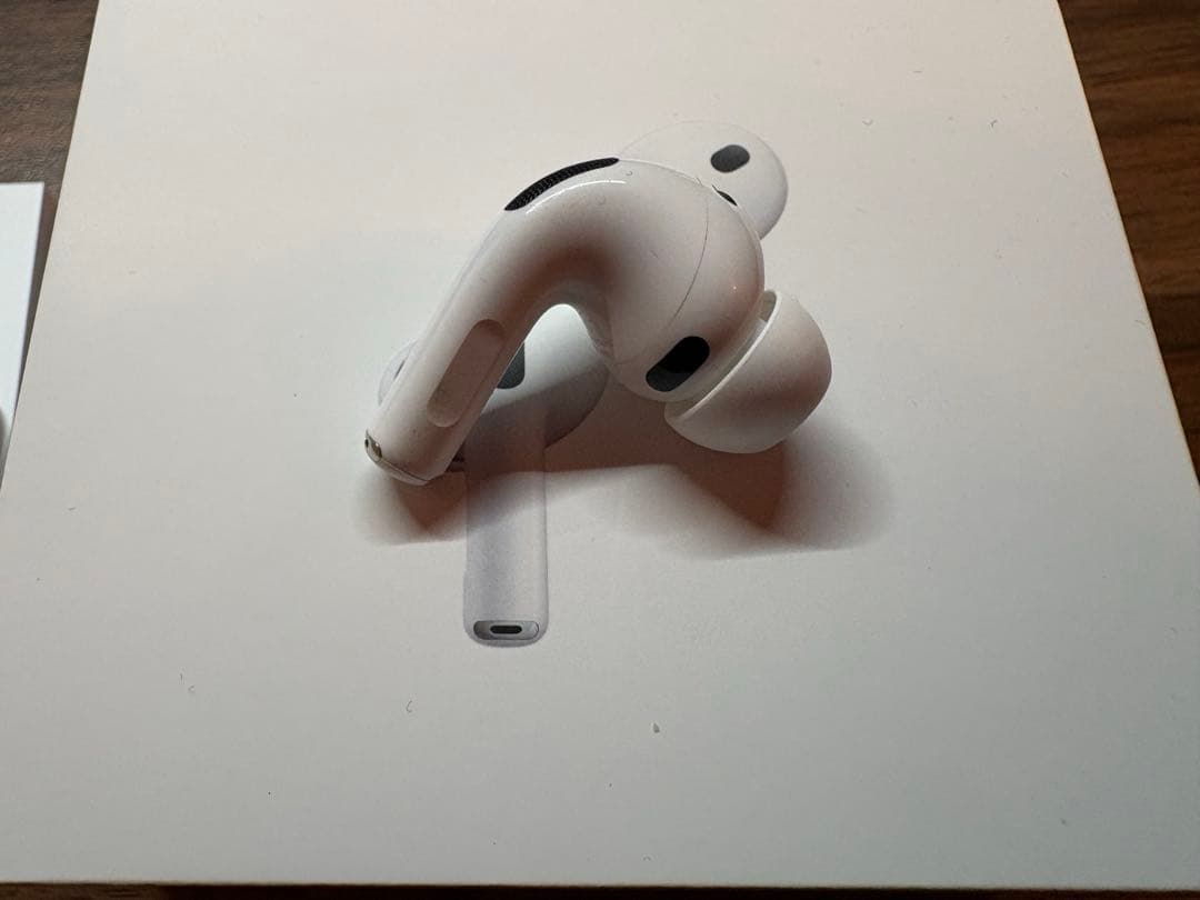 AirPods Pro3 ホワイト 右耳➕充電ケース付き