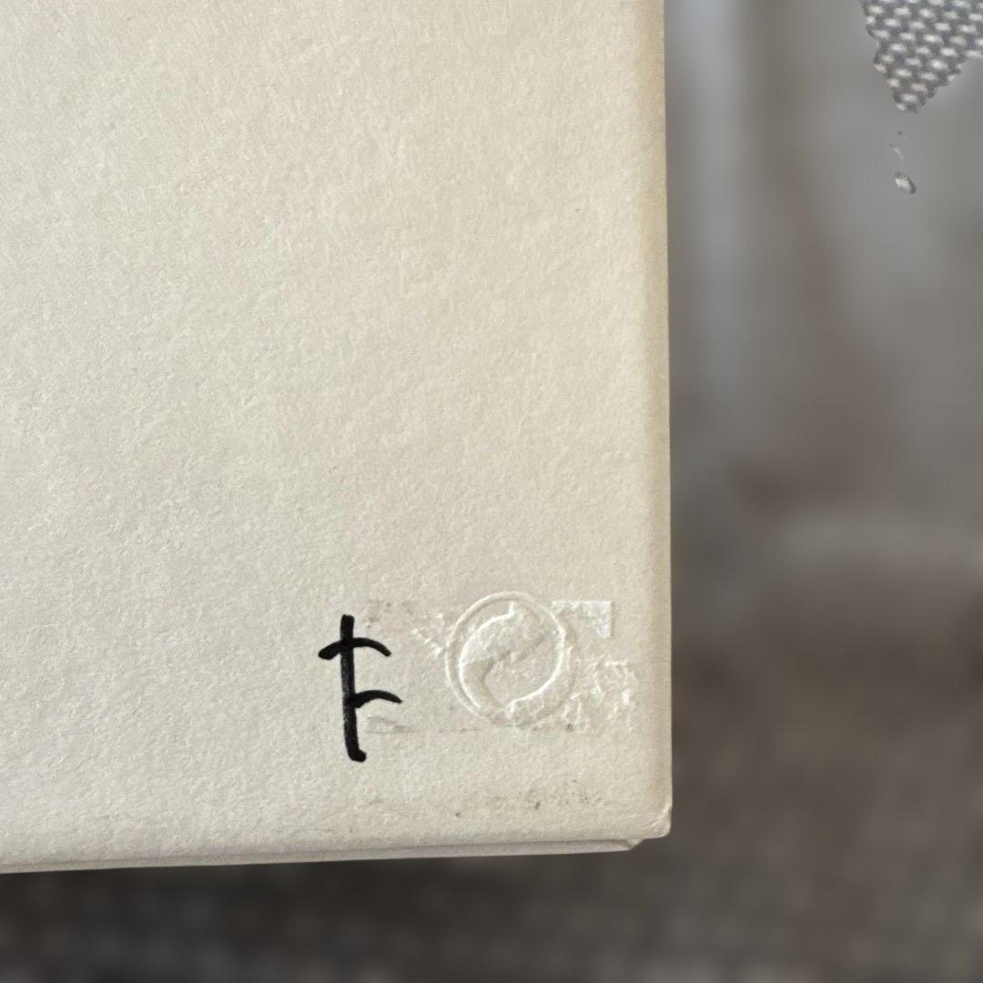 雨雨雨　　LOEWE ブローチ