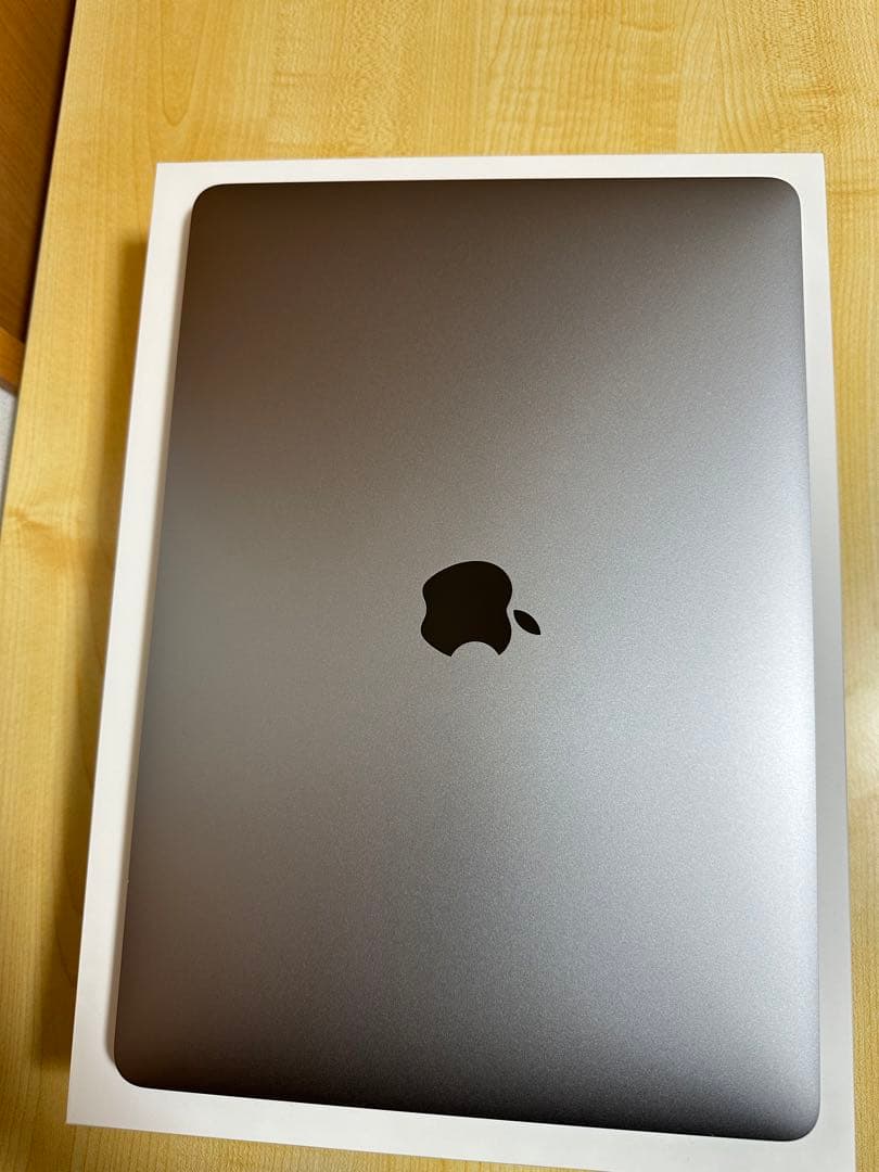 2025年OS] 美品MacBook Pro 16GB／ SSD 256GB 箱