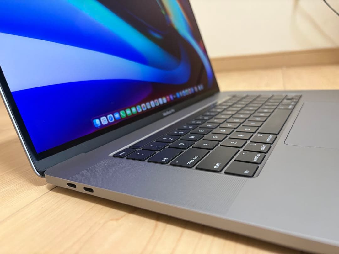【極美品・バッテリー正常】MacBook Pro 16インチ office付き