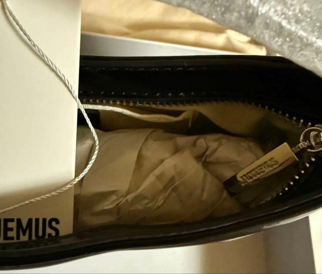 JACQUEMUS ブラックショルダーバッグ 28*4*12CM(箱無し)