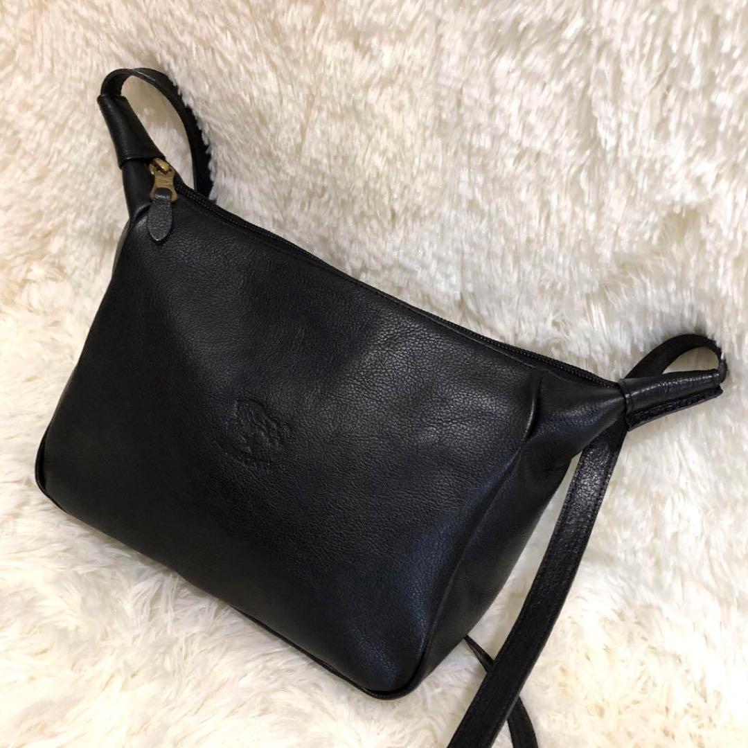 イルビゾンテ ショルダーバッグ　レザー ブラック
