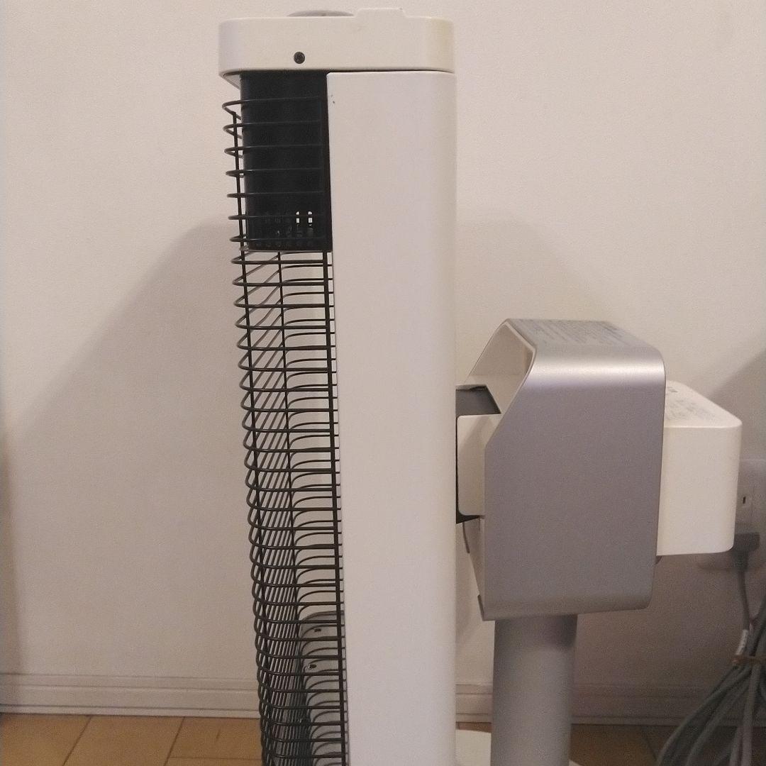 ダイキン　遠赤外線暖房機　セラムヒート 2021年CER11YS-W 白