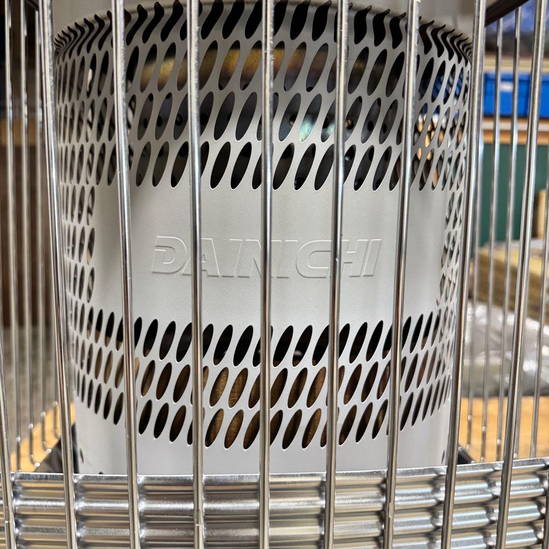 ①DAINICHI FM-196F ガスファンヒーター 円筒形 安全ガード付き