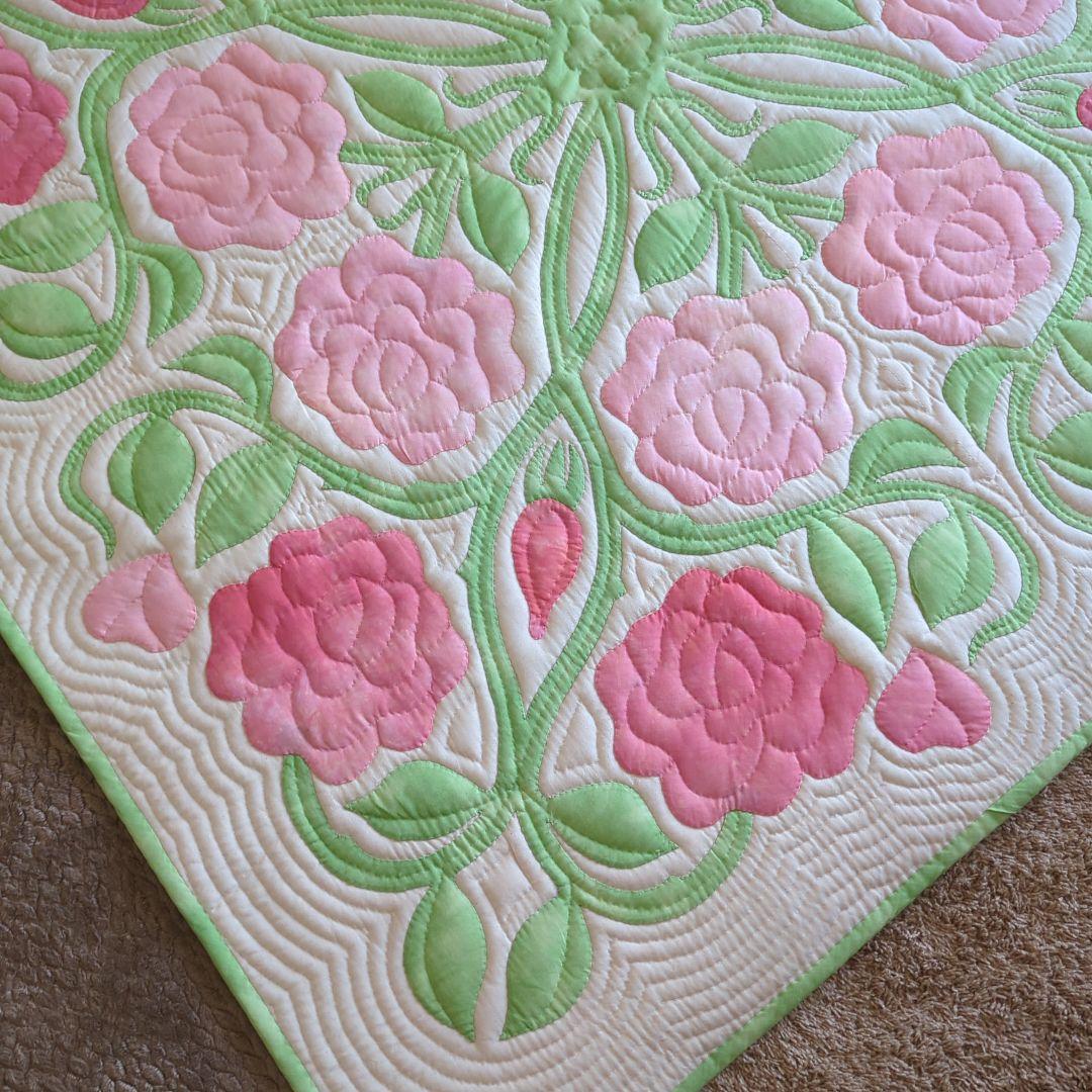 ハワイアンキルトタペストリー　なないろ