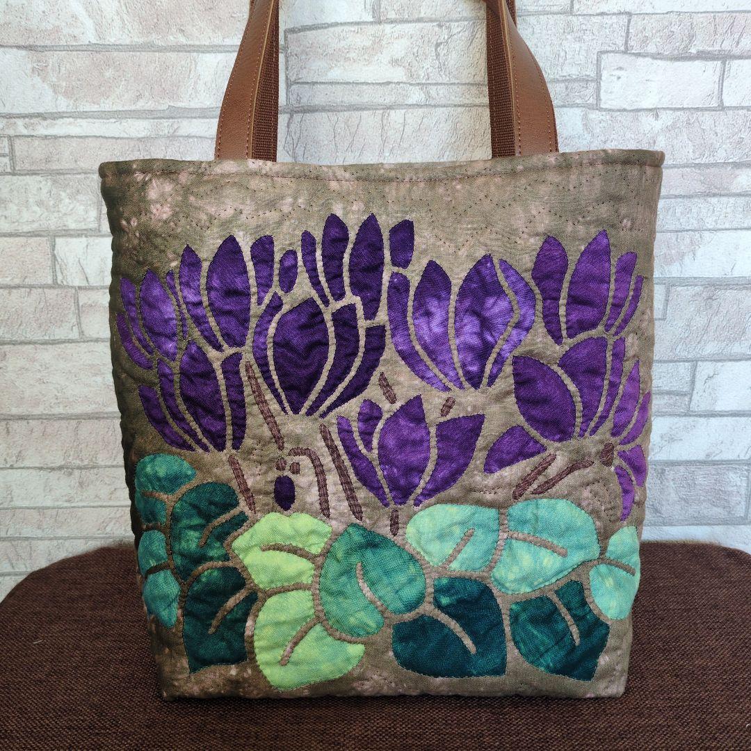 シクラメンのハワイアンキルトバッグ　ハンドメイド
