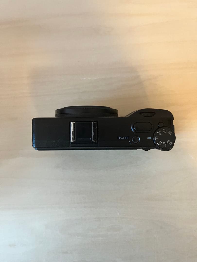 RICOH GRⅢ 本体と付属品（予備バッテリー、充電器あり）