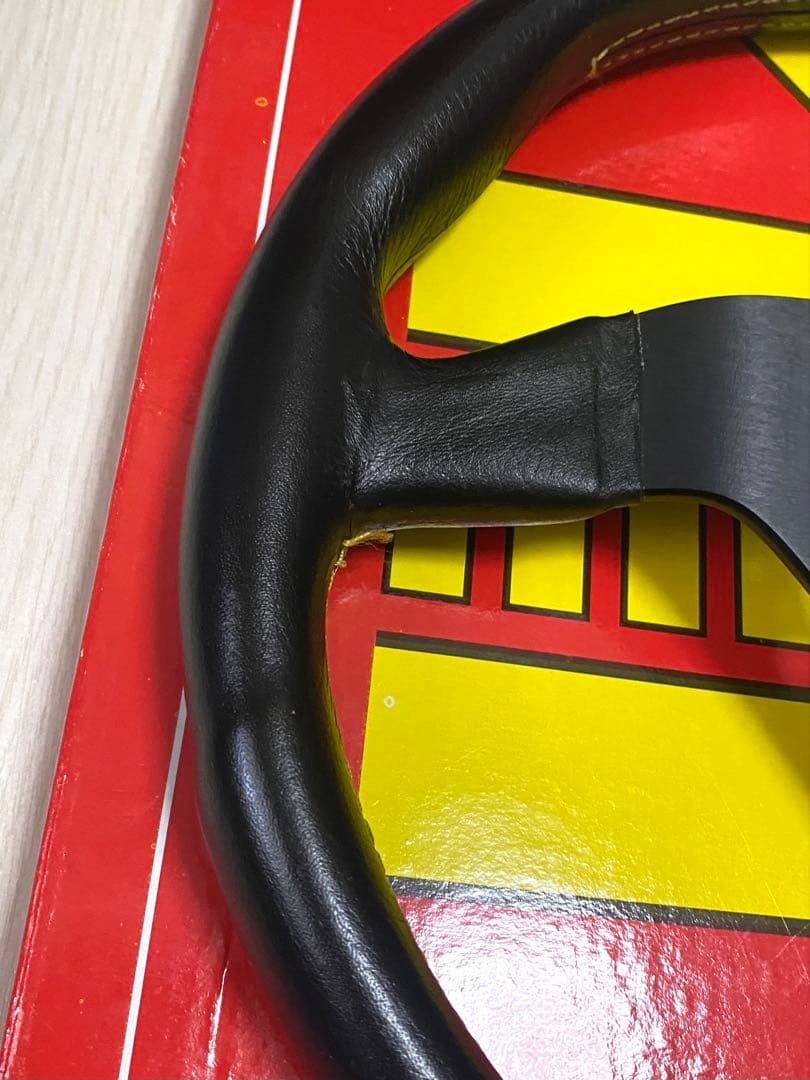 MOMO VELOCE RACING 320mm ステアリング