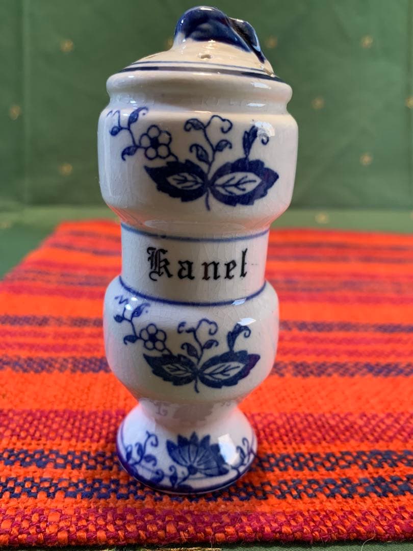 デンマーク製　美品ビンテージの木のケース付きスパイス入れセット！可愛い過ぎます！