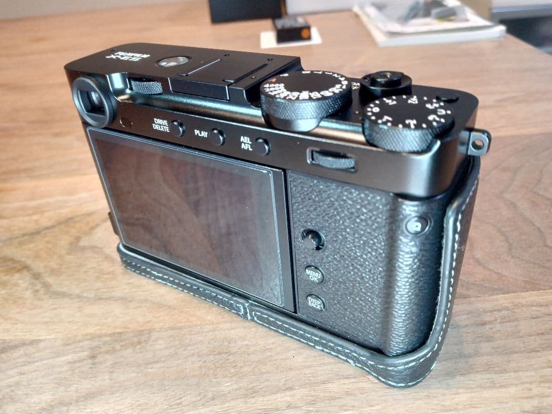動作確認のみ【S数：2回】 新品 FUJIFILM X-E5 ボディ 返金保証付