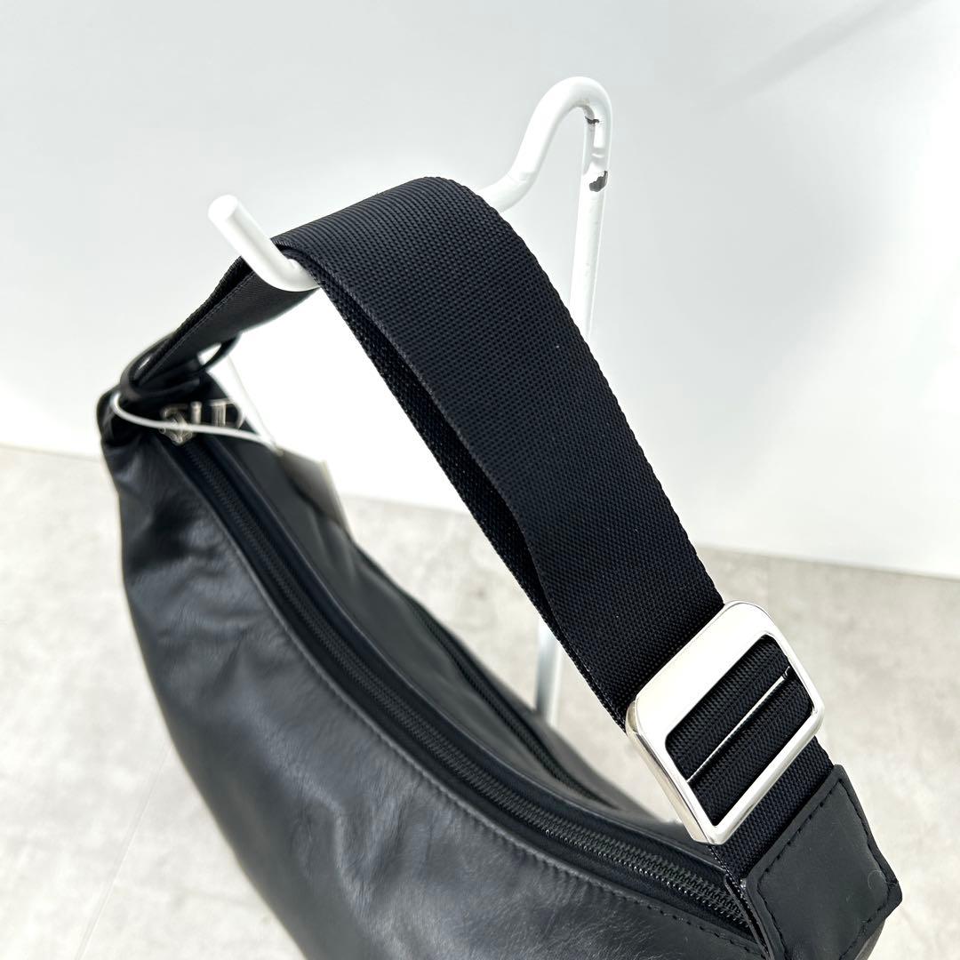 【未使用品✨️】russet ソフトレザー ラウンドショルダーバッグ ブラック