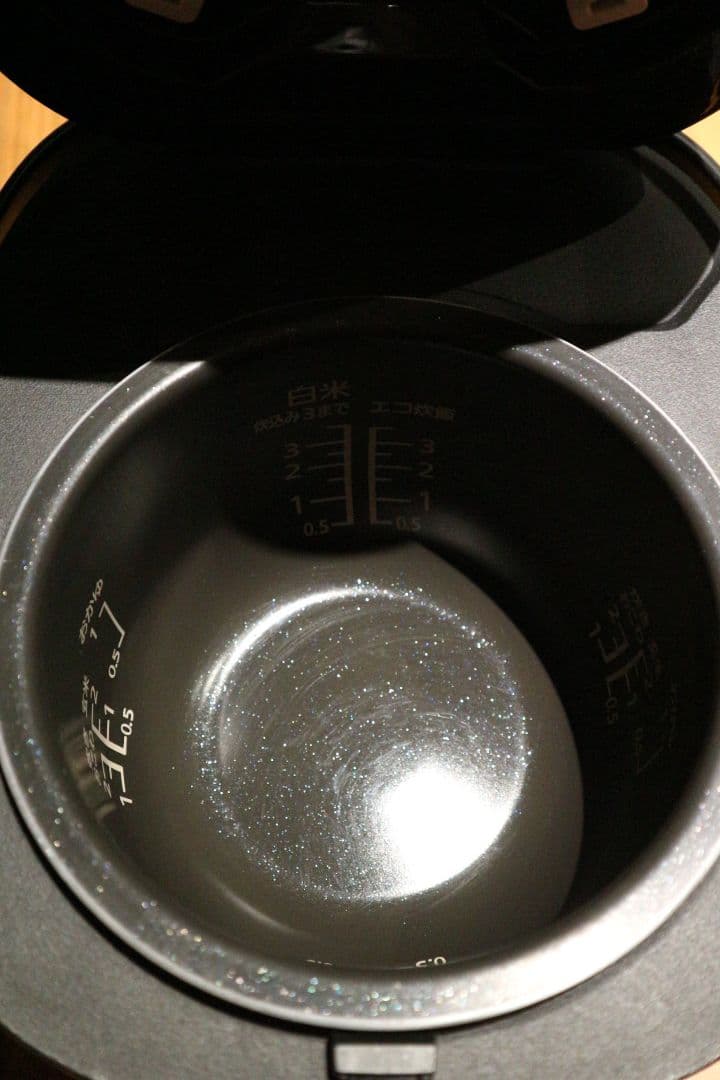 2025年製　Panasonic IHジャー炊飯器 SR-KT060-K