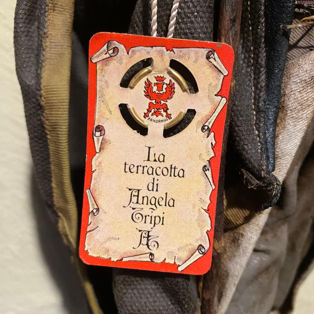イタリア製 アンジェラ・トリピ作のテラコッタ（素焼き）人形