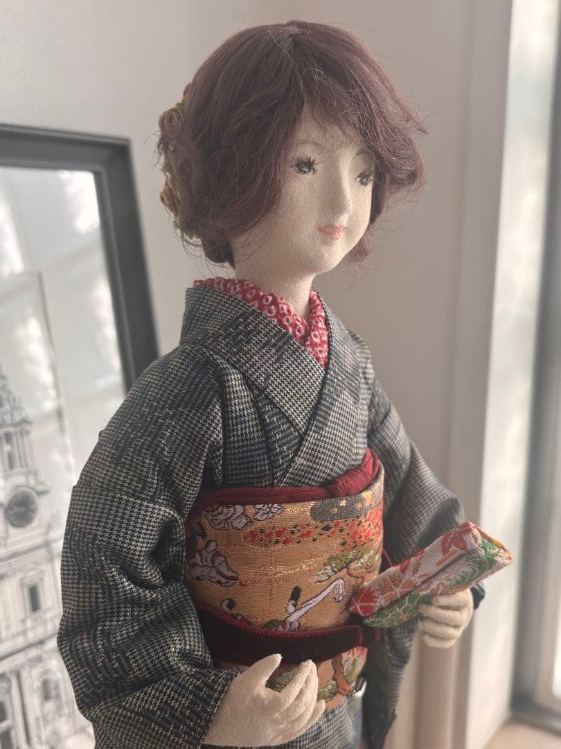 着物を着た人形 「かぐや姫」の帯柄が素敵です