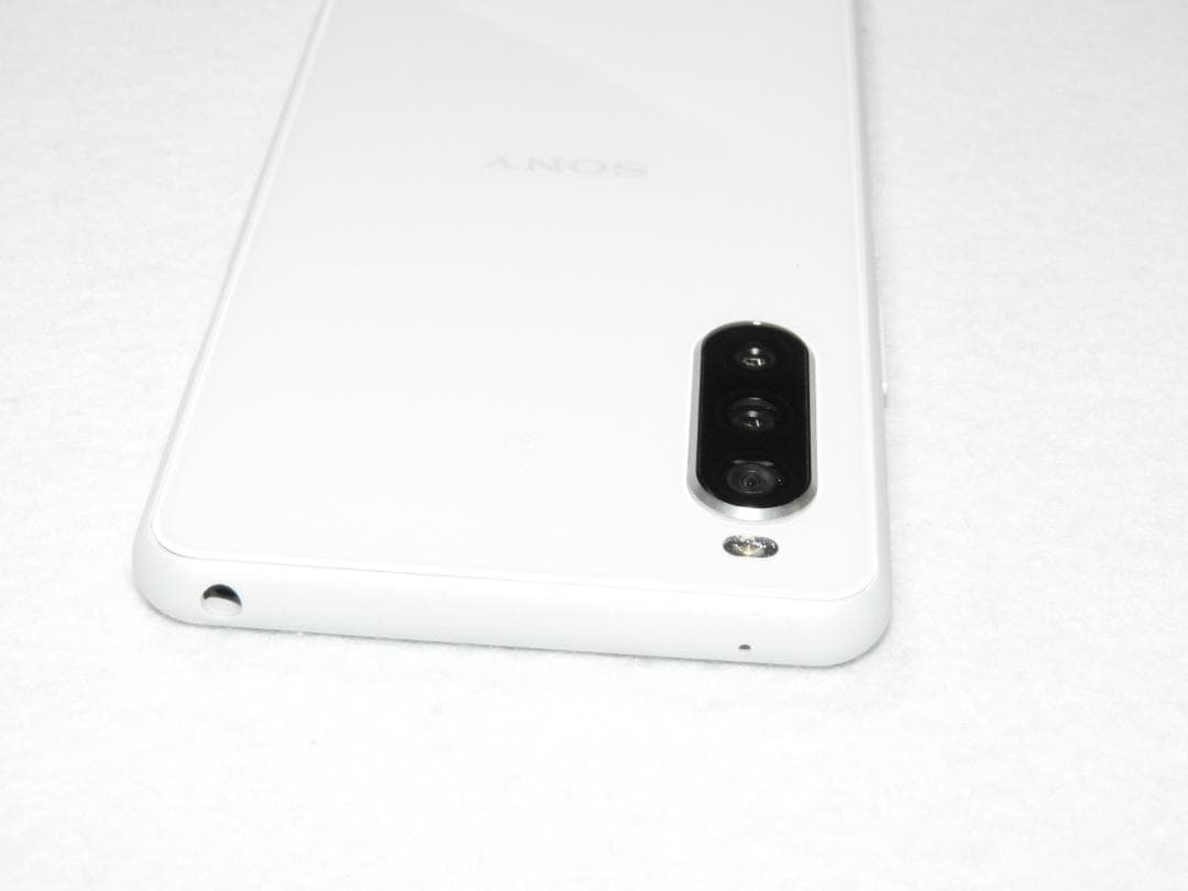 良品 SONY Xperia 10 II SOV43 ホワイト SIMフリー