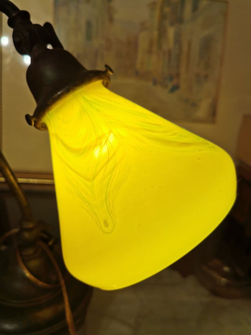 アンティーク 玉虫色イエロー&翠&乳白&桜 ファブリル系ガラス ランプスタンド