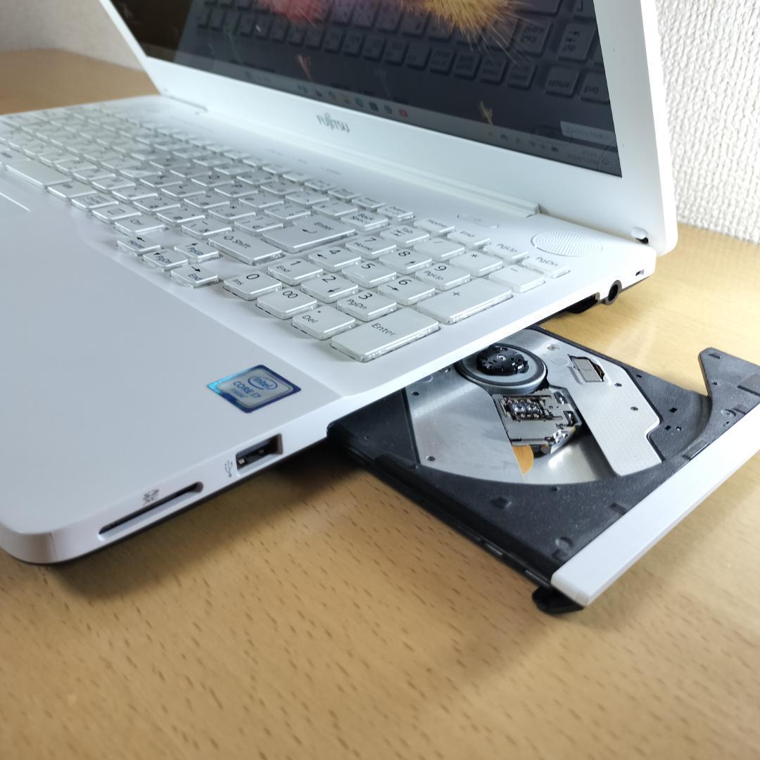 ノートPC i7 メモリ16GB Windows11 SSD 富士通 DVD 白