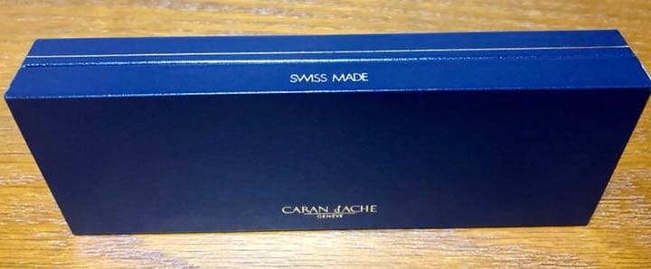 ★新品箱入り★CARAN d'ACHE ヘクサゴナル/ボールペン 純正漆 黒×金