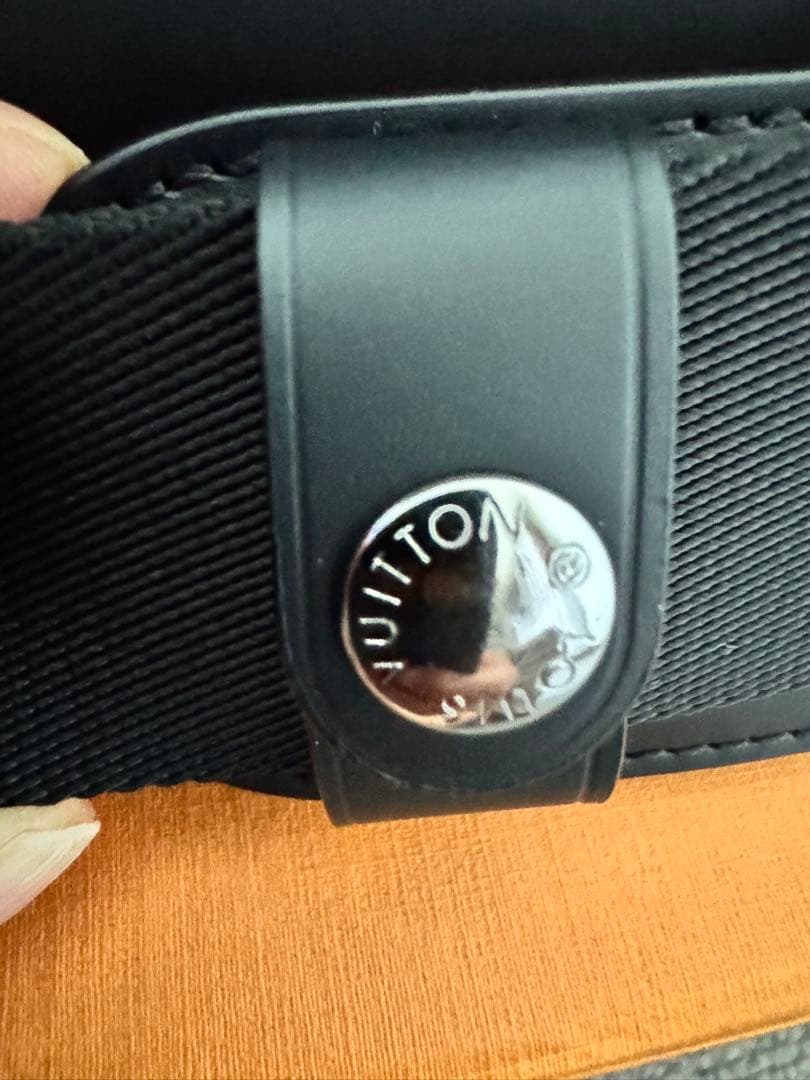 極美品 ルイヴィトン　メッセンジャーヴォワヤージュPM ブラック