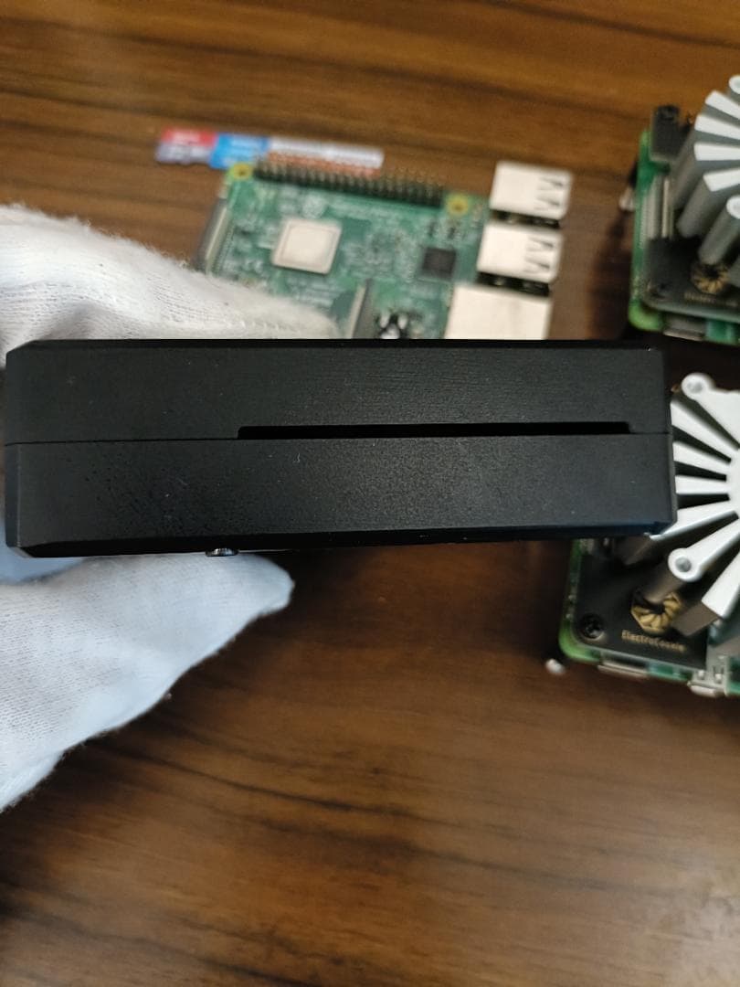 Raspberry Pi 4&3、ヒートシンクとSDカード付きセット