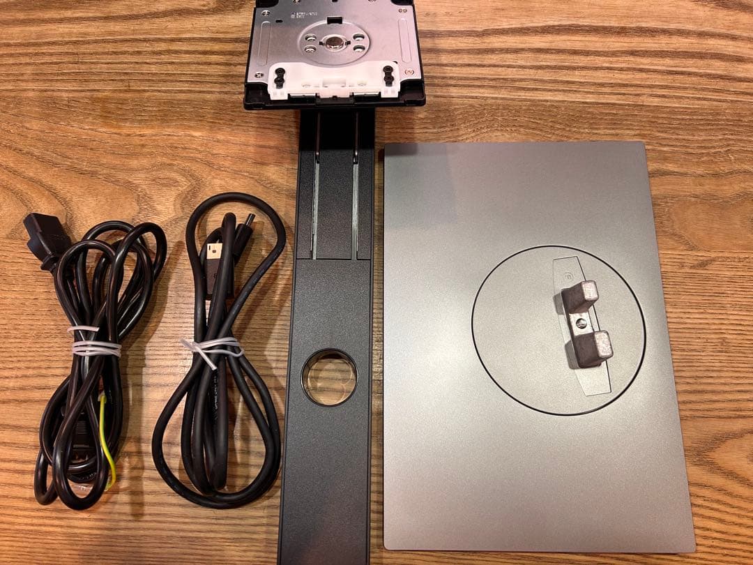 【画面に赤い線有り】Dell U2718Q 27型 4Kモニター（2019年製）