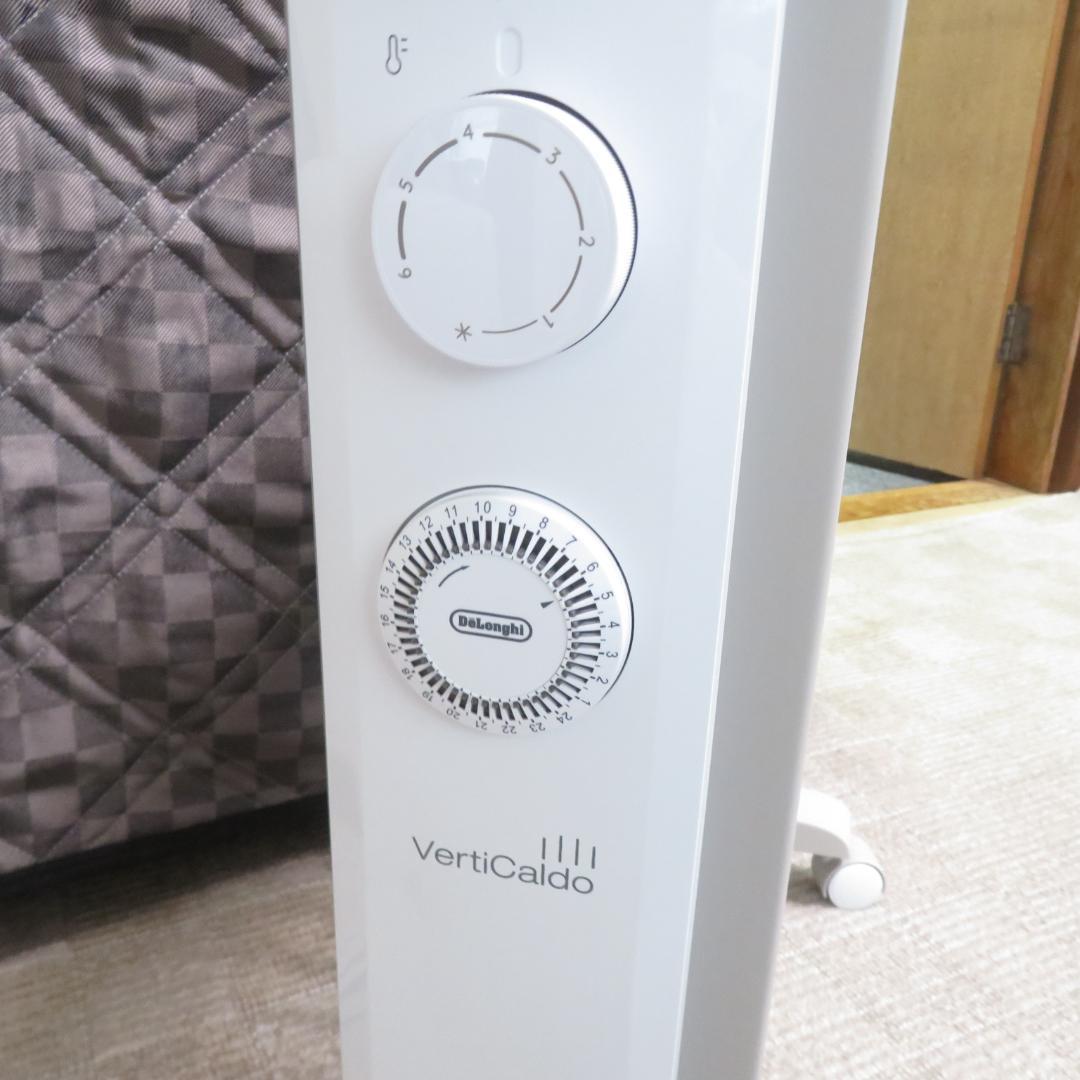 美品　デロンギ ヴェルティカルド RHJ21F0812-WH オイルヒーター