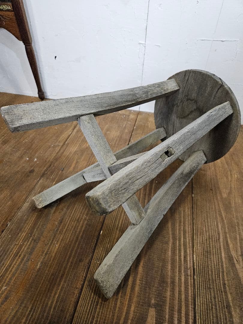 日本のアンティーク 古い木のスツール 丸椅子 チェア 花台 フラワースタンド