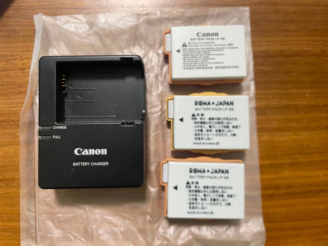 【極上品】EOS Kiss X5 ダブルズームキット　バッテリー３個付