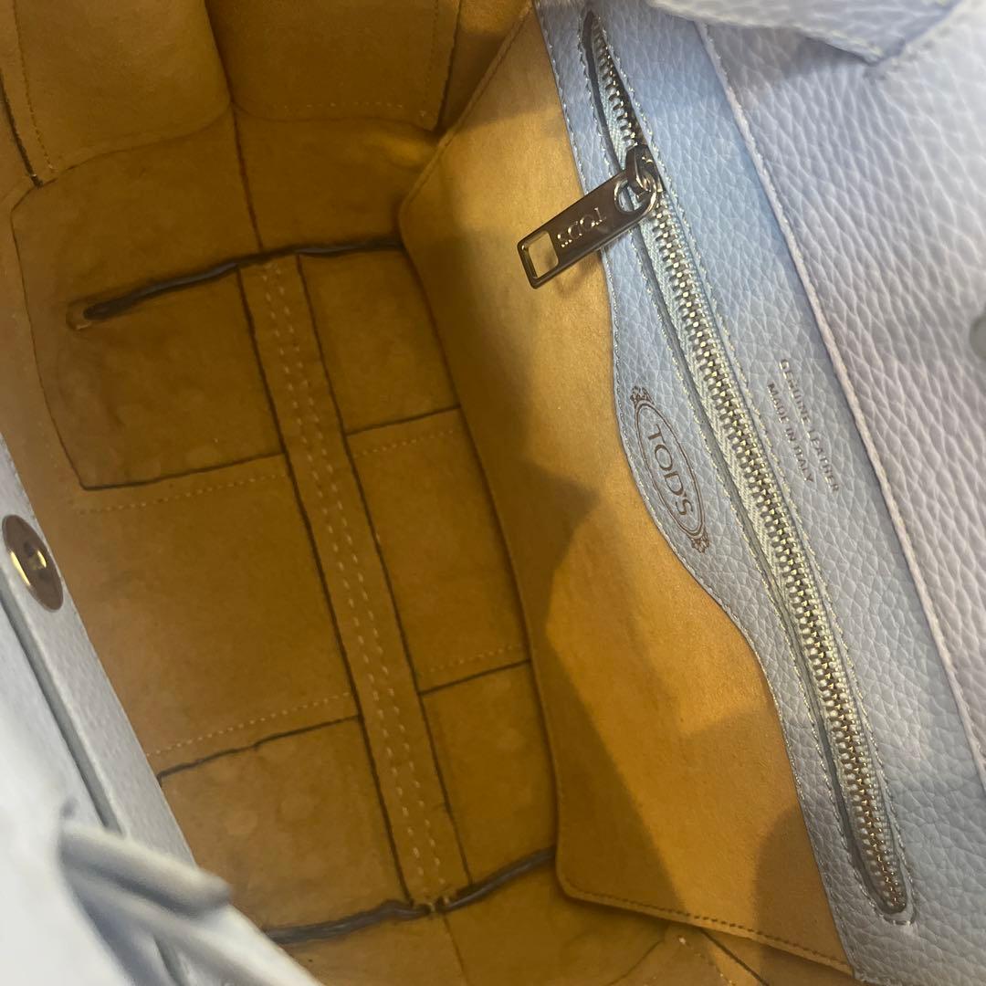 値下げ❗️トッズ　ブルー系レザー ハンドバッグ