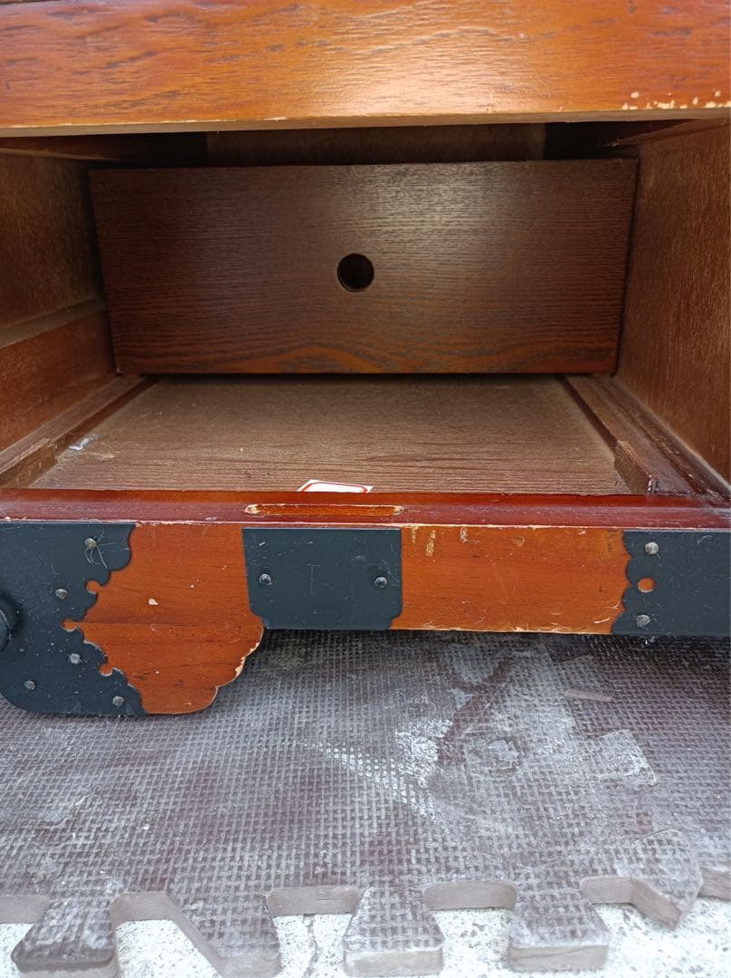 八6428【送料込み】民芸調家具　レトロ 和箪笥 からくり箪笥