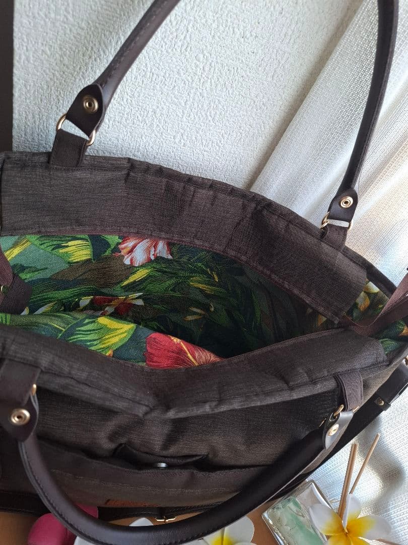 ハワイアンキルト　大きめ　バッグ　パイナップル　2WAY　革タグチャーム付き