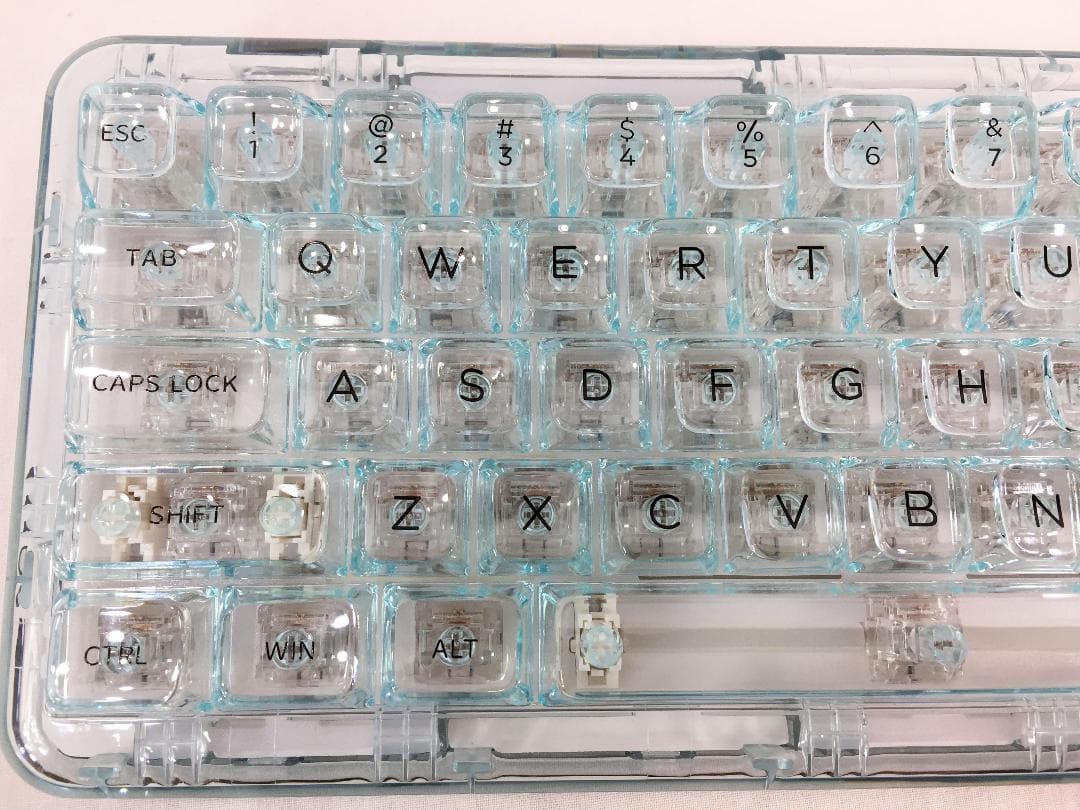 送料込み☆YUNZII☆X71☆メカニカルキーボード☆ワイヤレス☆透明/クリア☆