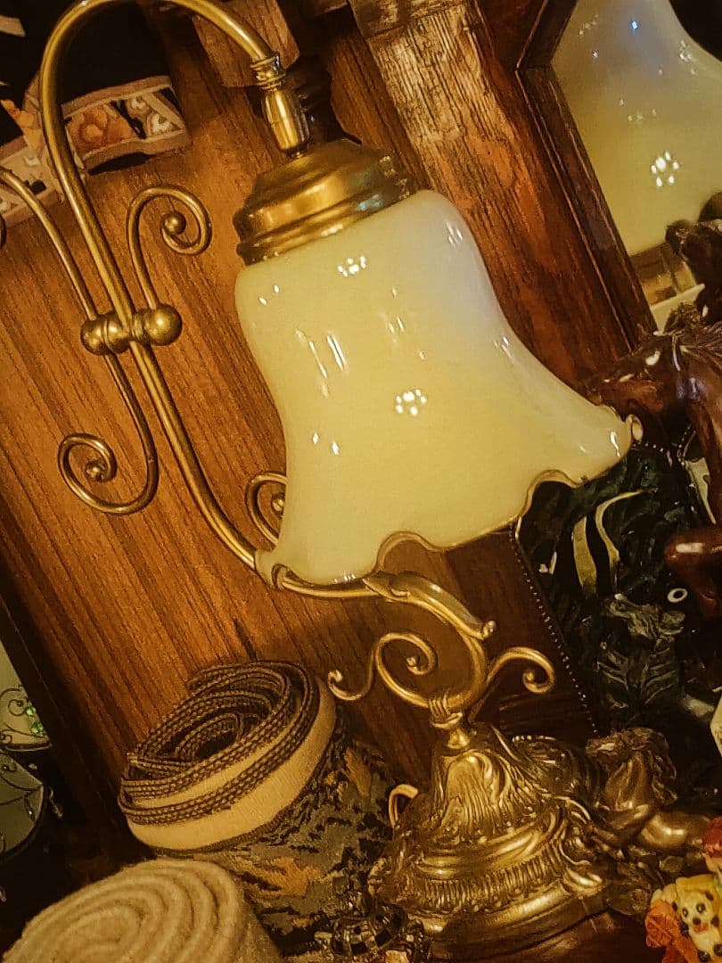 【極美品】ビンテージ　ミルクガラスシェードランプ　真鍮製　６０年代物