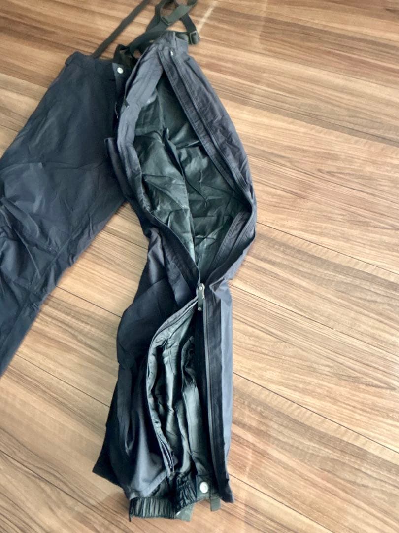 【美品】GOLDWIN・MOUNTAINHARDWEARスノーウェア Lサイズ